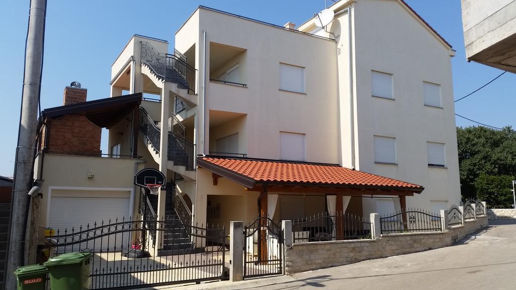 Apartmani Maksan Pakoštane Esterno foto