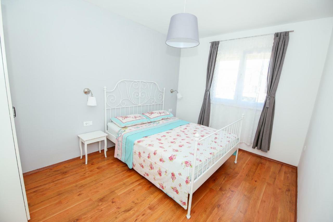 Apartmani Maksan Pakoštane Esterno foto